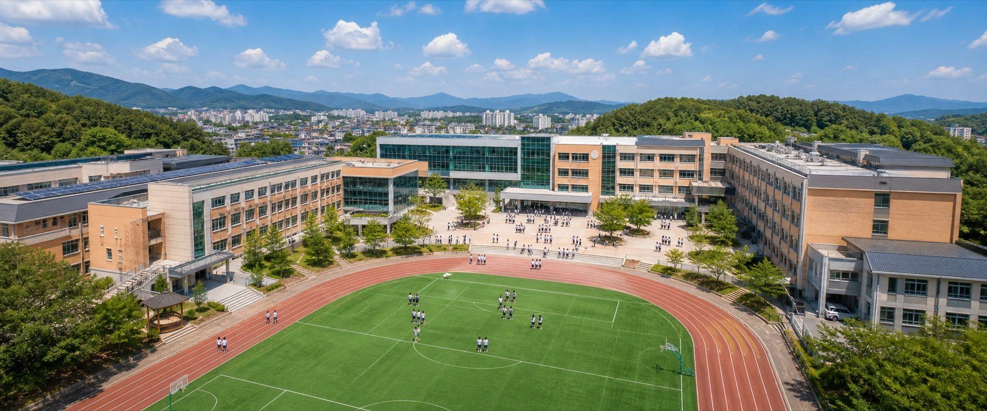 수업에 집중하는 학생들